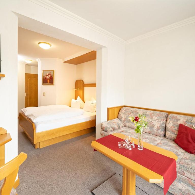 Hotel Edelweiss - Doppelzimmer mit Balkon - 5