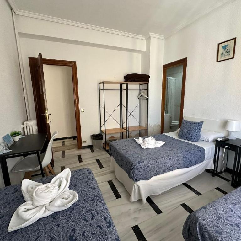 Hostal Arrate - Camera Matrimoniale con Bagno Privato - 1