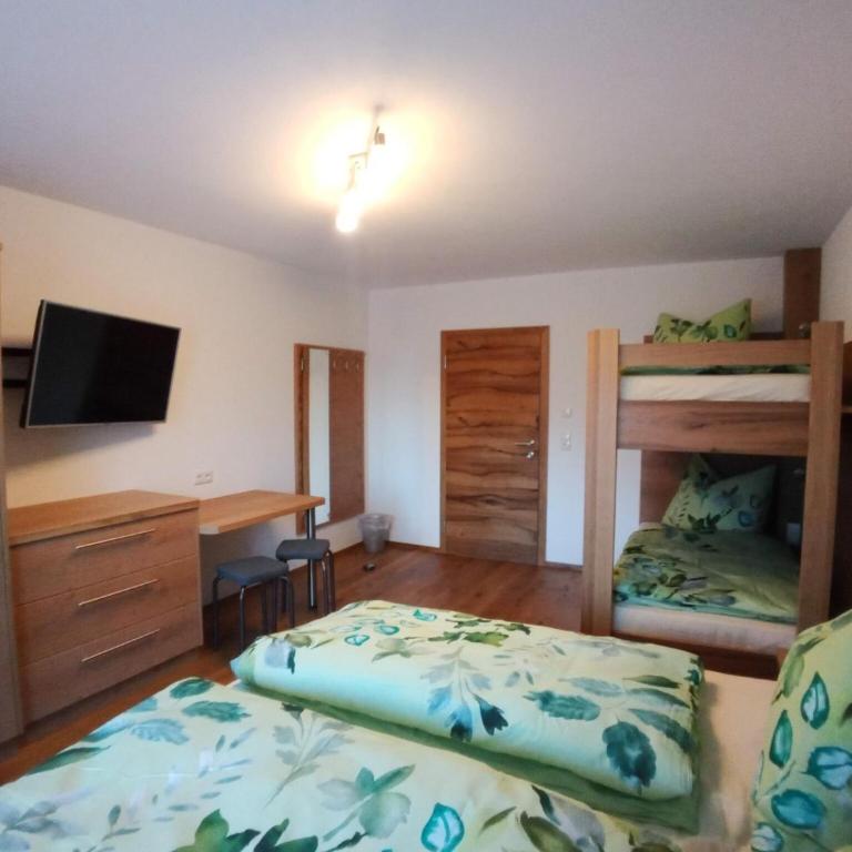 High-quality holiday apartment in Oberkrimml near waterfalls - Ferienhaus mit 3 Schlafzimmern - 3