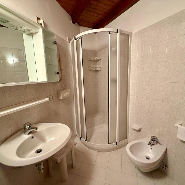 B&B La Montanara - Camera Matrimoniale/Doppia con Letti Singoli con Vista Montagna - 3