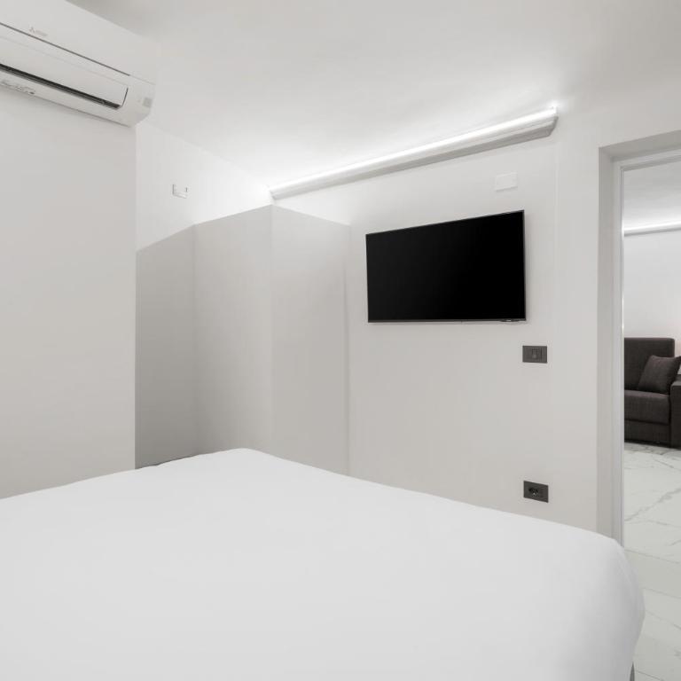 Hotel Adamas - Family Room - 6