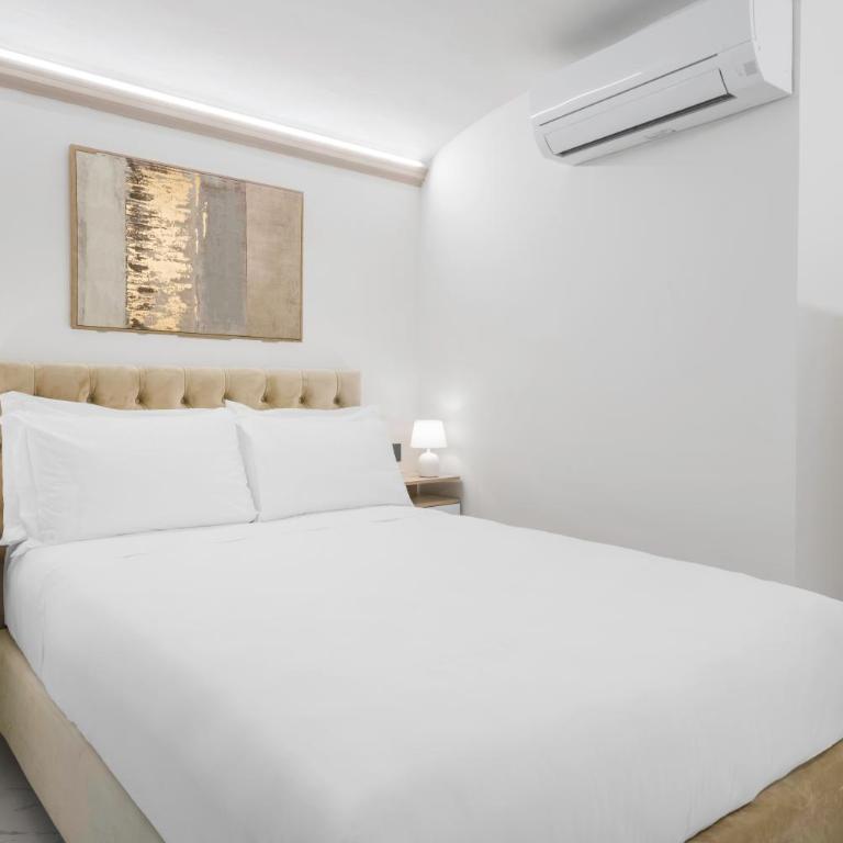 Hotel Adamas - Family Room - 8