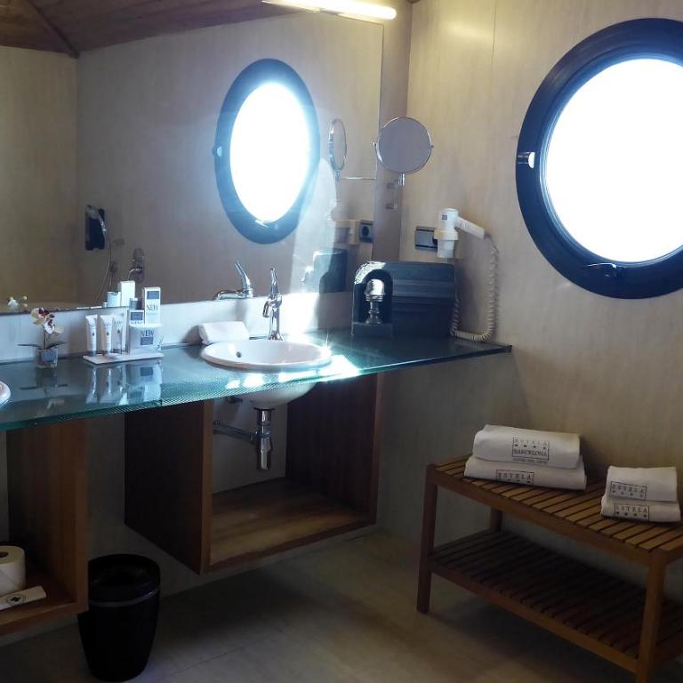 Estela Barcelona - Suite con bañera de hidromasaje y cama grande - 7