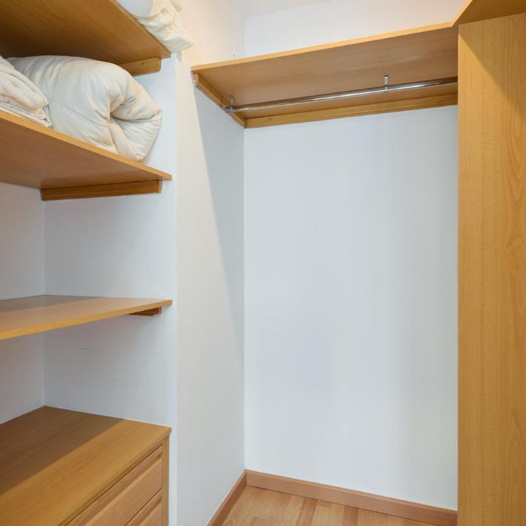 4IND1112 - One bedroom apartment - One-Bedroom Apartment - Non-Smoking - 3