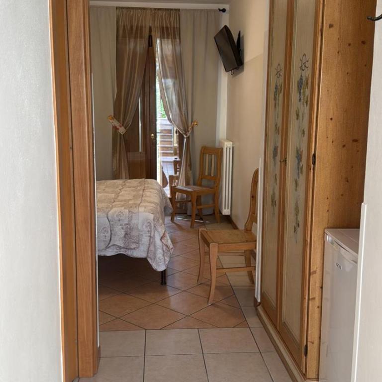 Agriturismo Costadoro - Camera Matrimoniale/Doppia con Letti Singoli con Vista Lago. - 10