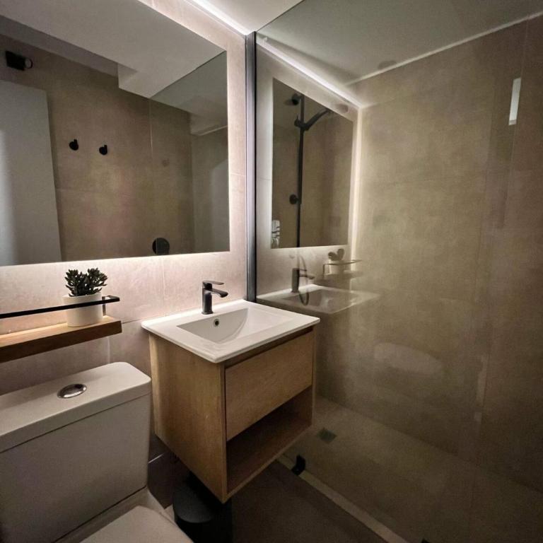 Luminoso 3BR en Las Condes - Parque Arauco - Vista y Ubicación top - Three-Bedroom Apartment with View - 9