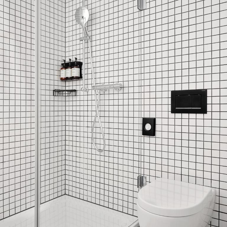 Bob W Münchner Freiheit - Kompaktes Zimmer – Blick auf den Innenhof - 7