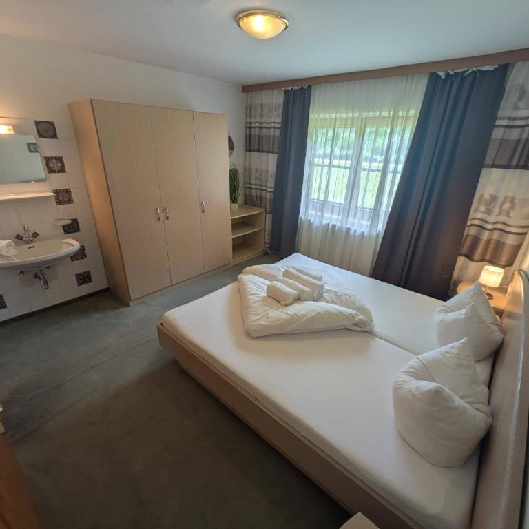 Appartements St. Leonhard - Apartment A2 mit 2 Schlafzimmern und Balkon - 12