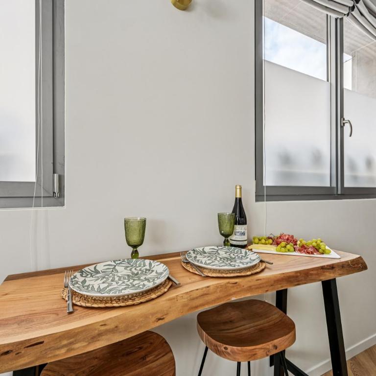 Lavie Maison Studio AC & Hot Tub - Studio - 15