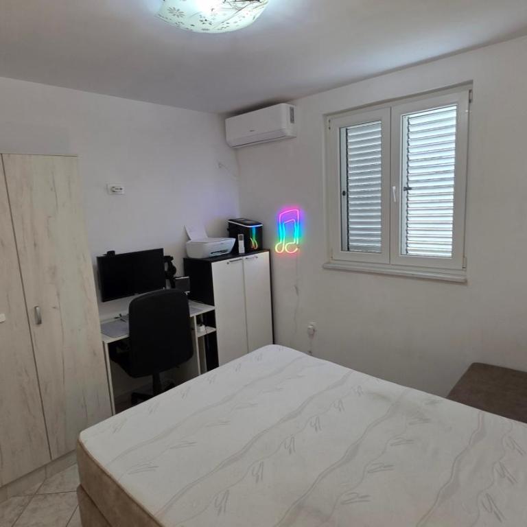 Tomopet Apartment - One-Bedroom Apartment - 5