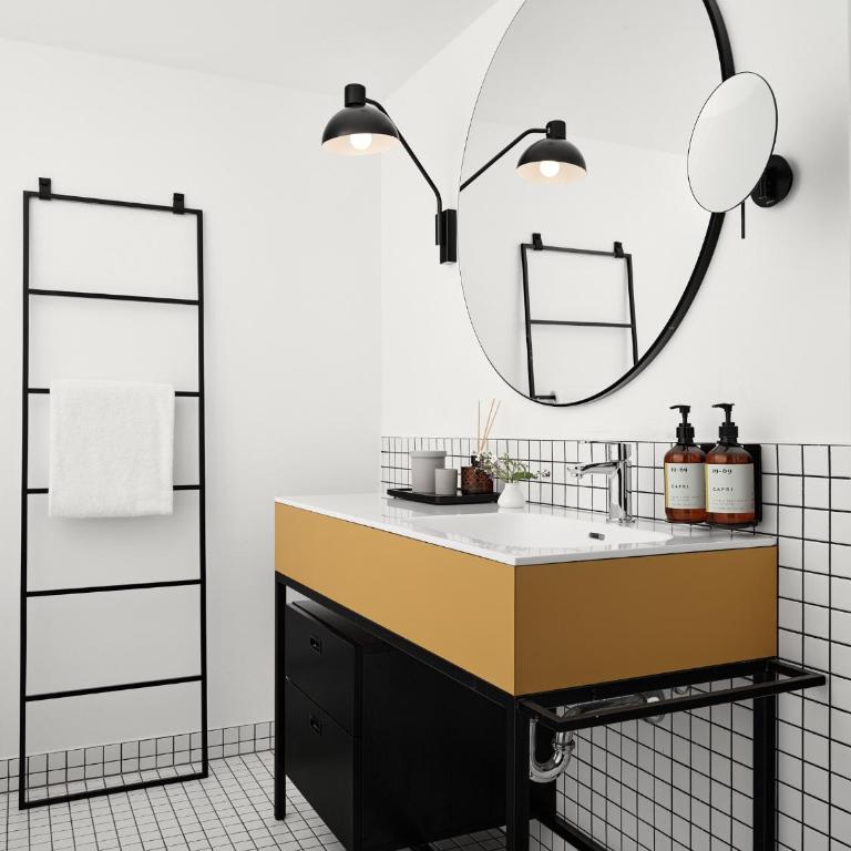 Bob W Münchner Freiheit - Großzügiges Zimmer - 11