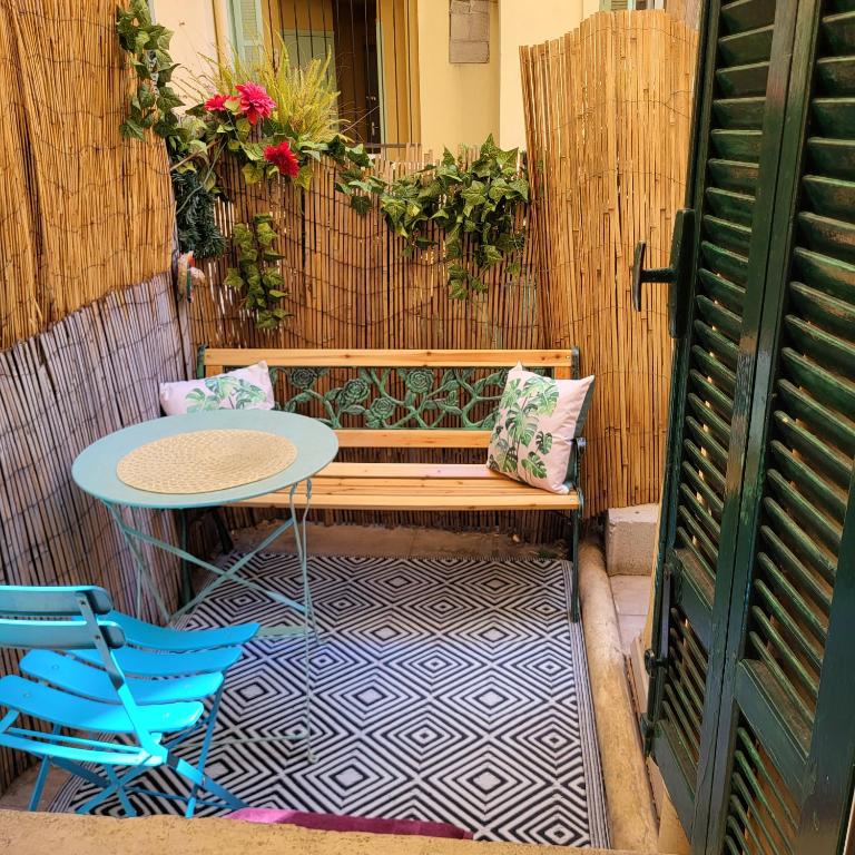 Studio centre ville - Chambre Double avec Terrasse - 1