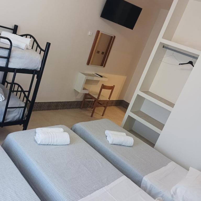 Hotel CARLO - Standard Family Room - 5