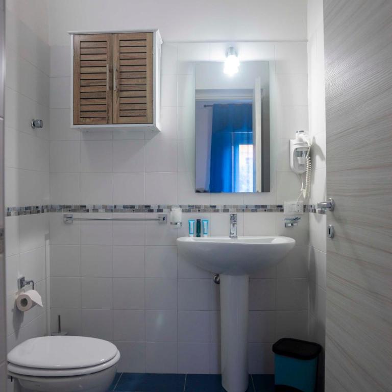 La Gorgonia - Double Room with Private Bathroom - 22