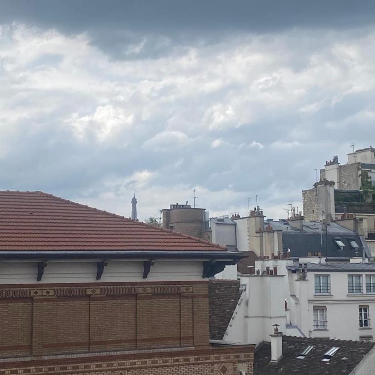Apartment with balcony Eiffel Tower view - Appartement - 8