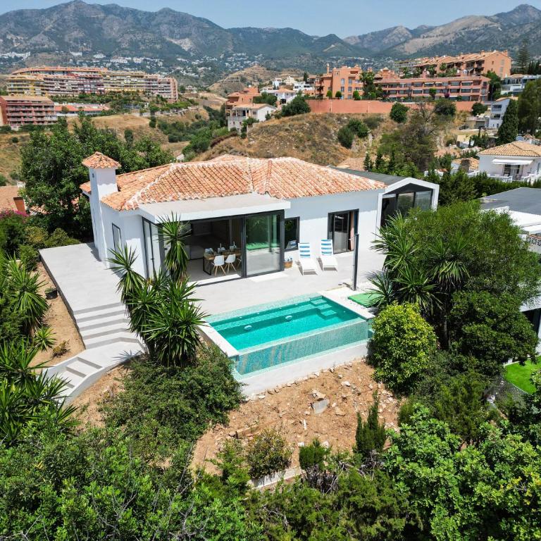 Villa Amistad in Fuengirola with private pool and sea views - Villa - 61