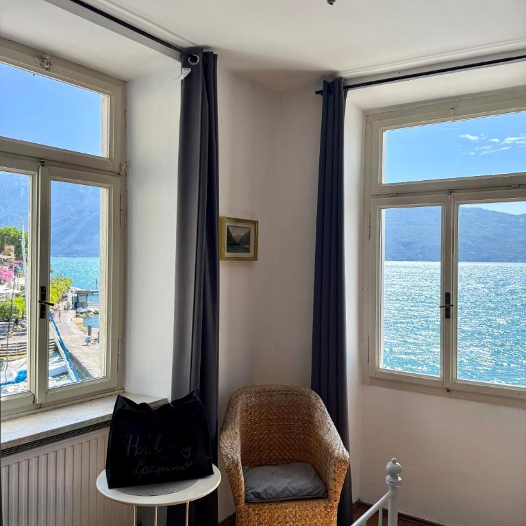 Albergo Gargnano - Camera Matrimoniale con Vista Lago - 11