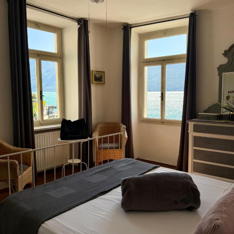 Albergo Gargnano - Camera Matrimoniale con Vista Lago - 12