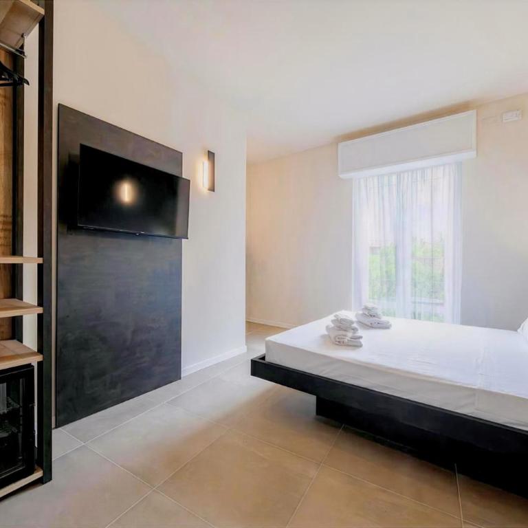 ApartmentsArena - Capuleti Collection Rooms - Camera Matrimoniale con Balcone - 7