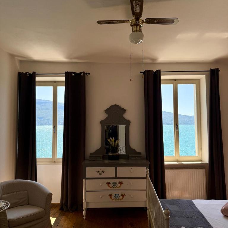 Albergo Gargnano - Camera Matrimoniale con Vista Lago - 16