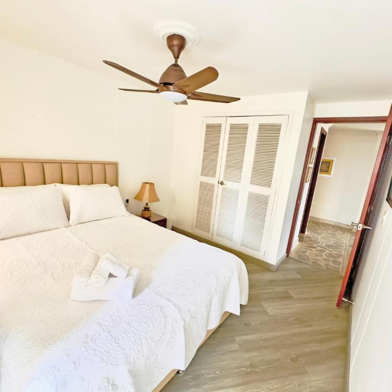 Apartamento Stay Medellín Laureles - Three-Bedroom Apartment - 7