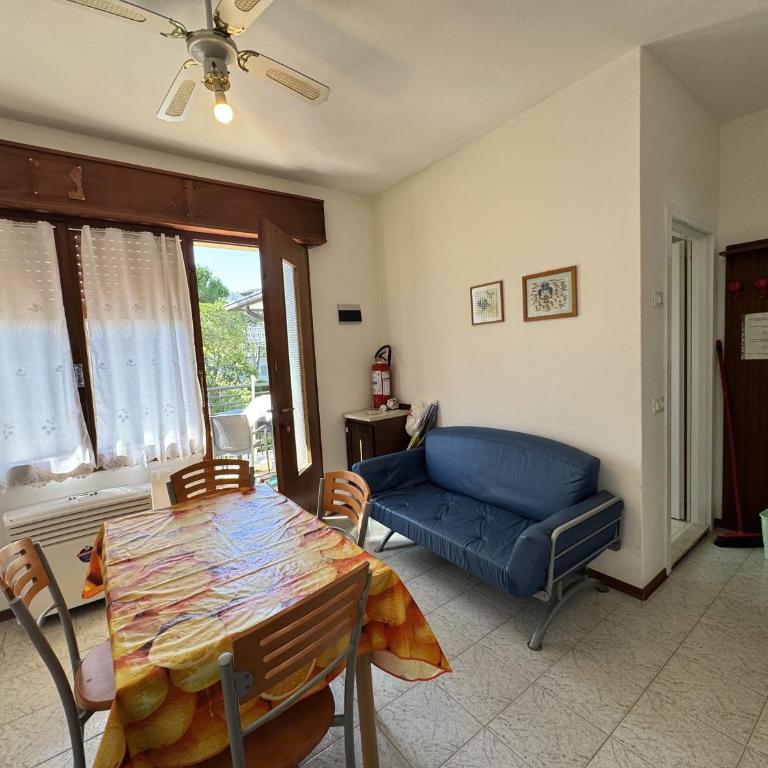 (4) Giovanni Versolatto - Appartamento con 2 Camere da Letto - 20