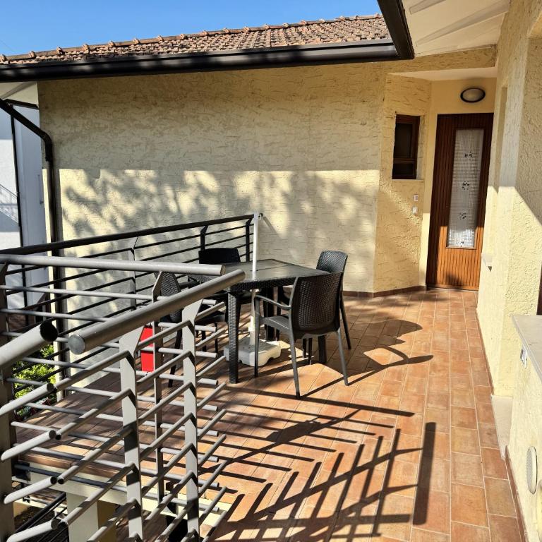 (4) Giovanni Versolatto - Appartamento con 2 Camere da Letto - 12