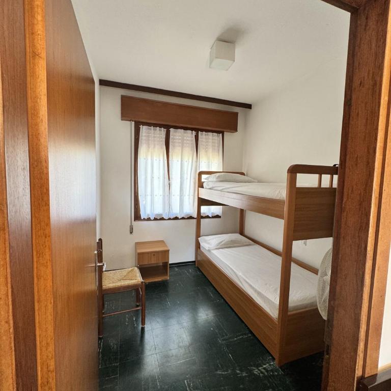 (4) Giovanni Versolatto - Appartamento con 2 Camere da Letto - 24