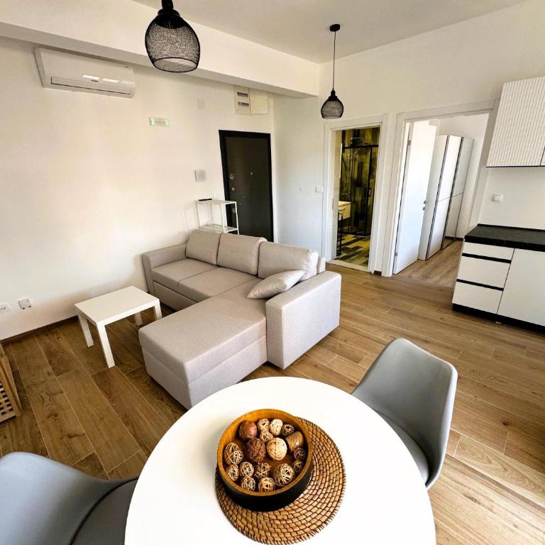 Florida Apartments - One-Bedroom Apartment - 10