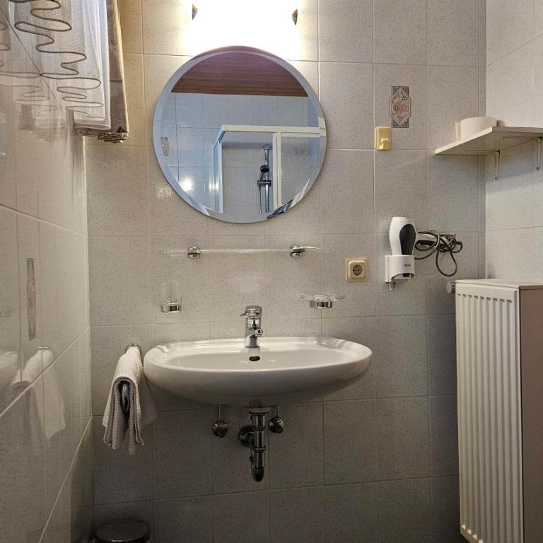 Pension Pepi - Apartments I Bed - Breakfast - Camera Matrimoniale Piccola - 3