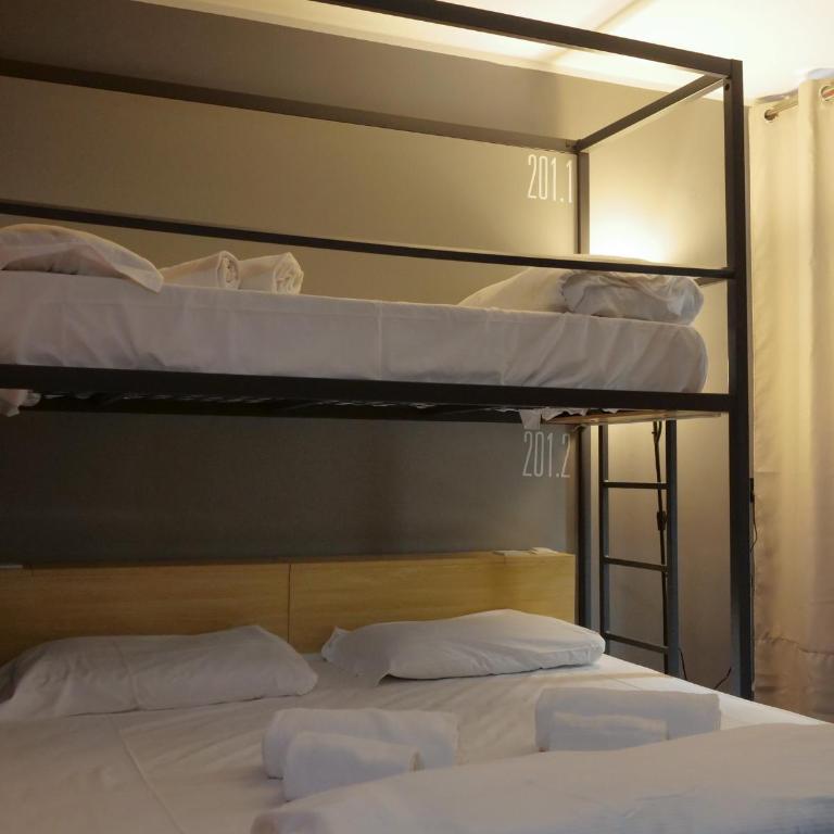 Marathon Hostel - Camera Tripla - 4