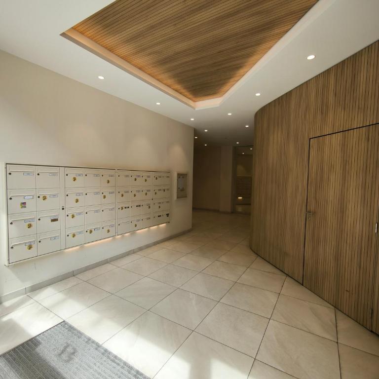 Appartement lumineux avec une grande terrasse et parking au cœur de la ville - Appartement 1 Chambre - 20
