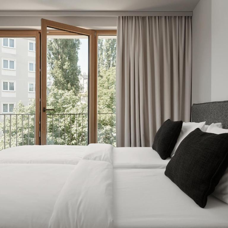 Bob W Munich Old Town - Original Zimmer - Queensize-Bett oder Zweibettzimmer - 3