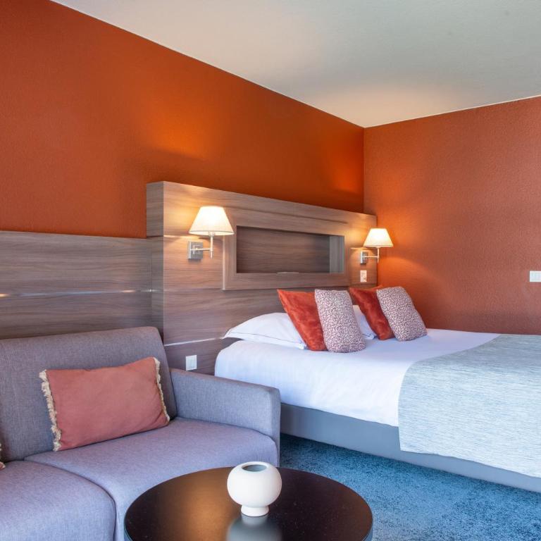 Hôtel Beauregard, The Originals Relais - Privilege Family Room - Lake and Garden Side - 8