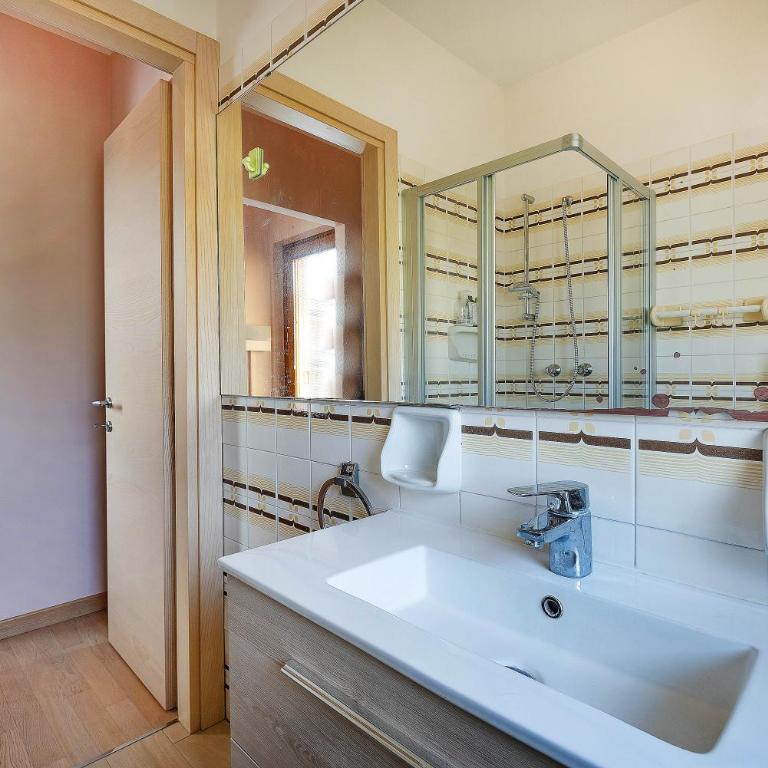Residence Arena-nuovo, moderno con piscina - Appartamento Deluxe con 2 Camere da Letto - 13