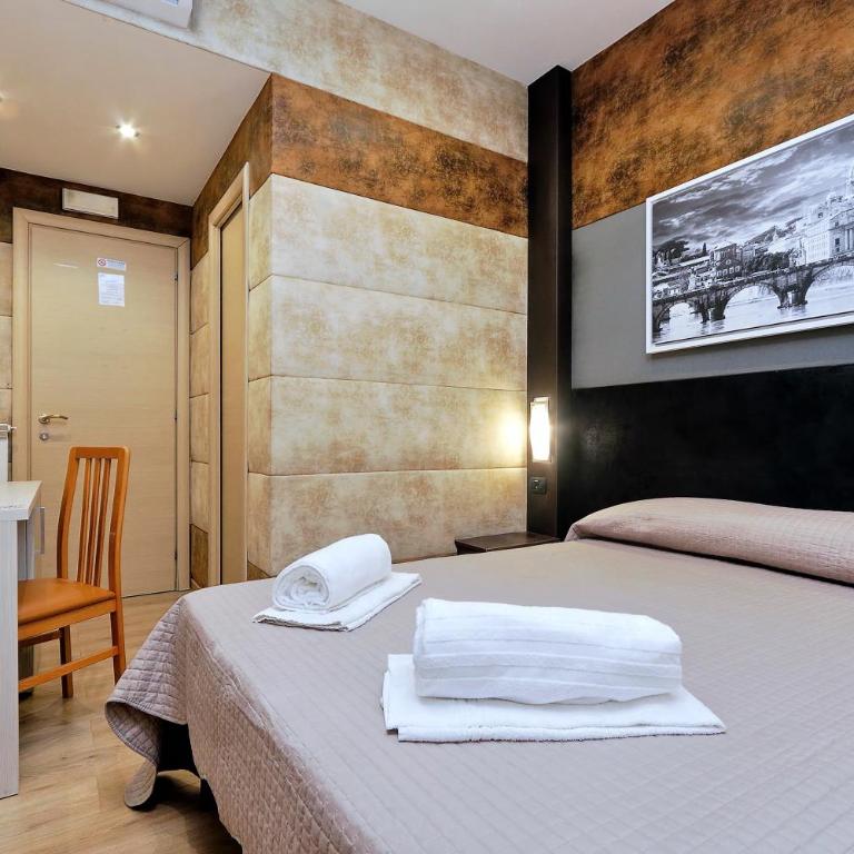 Gialli Vatican Guesthouse - Double Room with Private Bathroom - 14