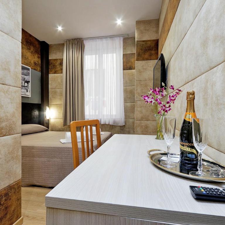 Gialli Vatican Guesthouse - Double Room with Private Bathroom - 20