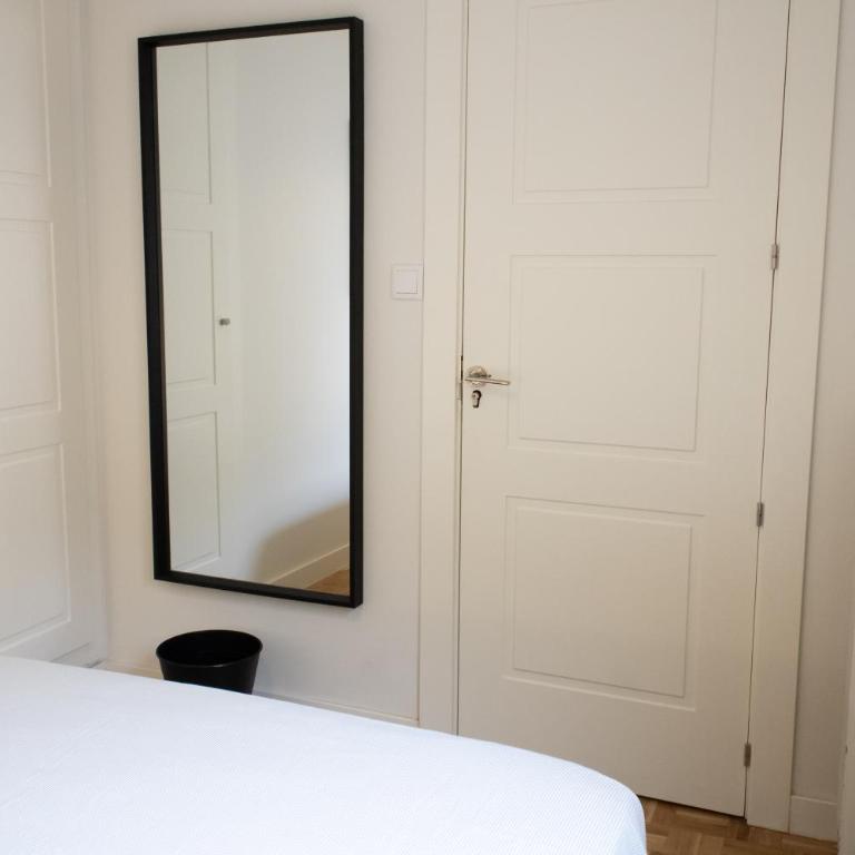 Espejo - Habitación Doble con baño compartido - 7