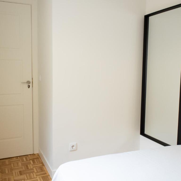Espejo - Habitación Doble con baño compartido - 4