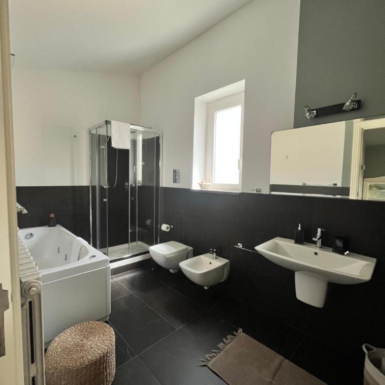 Cathedral Room&Loft - One-Bedroom House - 2