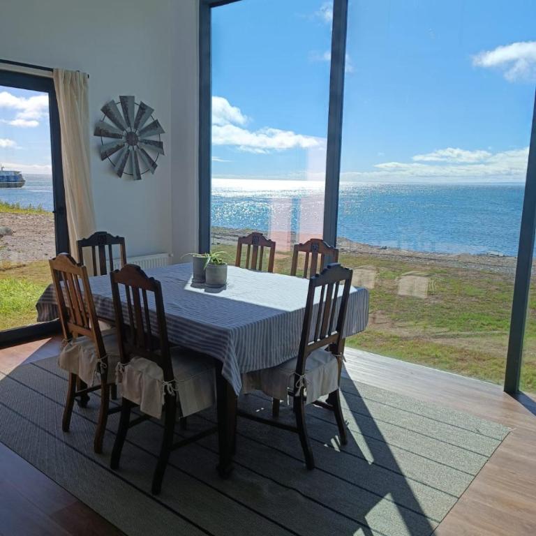 Casa Vista al Estrecho de Magallanes - Four-Bedroom House - 6