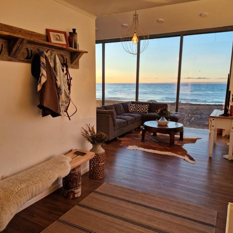 Casa Vista al Estrecho de Magallanes - Four-Bedroom House - 15