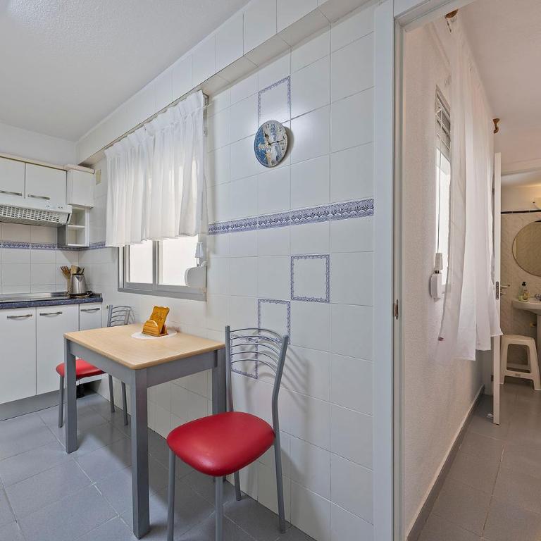 Apartamento en benidorm a 1a línea del mar - Three-Bedroom Apartment - 2