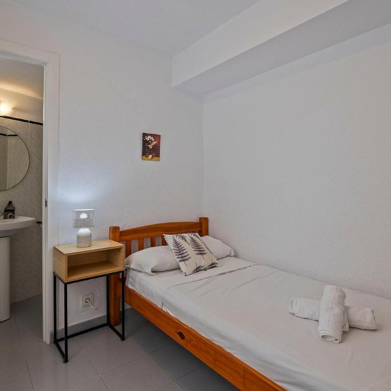 Apartamento en benidorm a 1a línea del mar - Three-Bedroom Apartment - 4