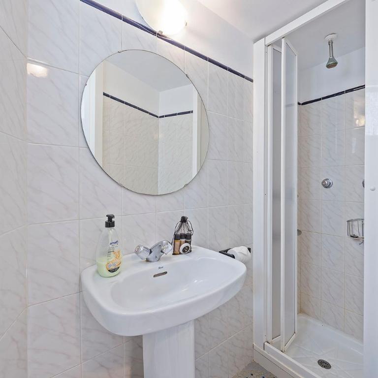 Apartamento en benidorm a 1a línea del mar - Three-Bedroom Apartment - 8