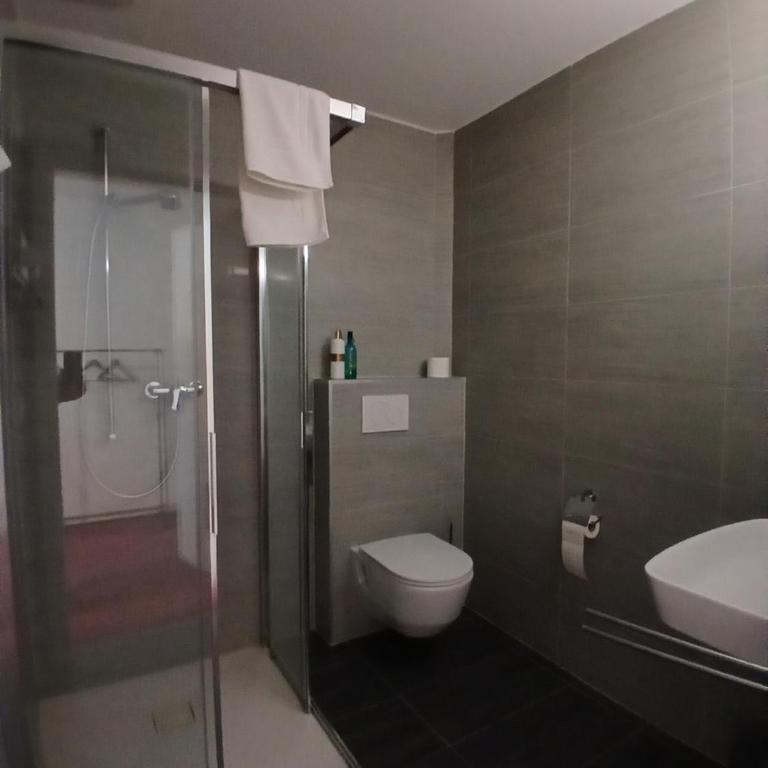 Hotel Garni - Doppelzimmer - 11