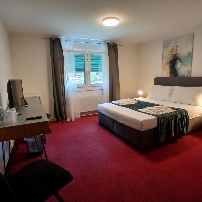 Hotel Garni - Doppelzimmer - 8