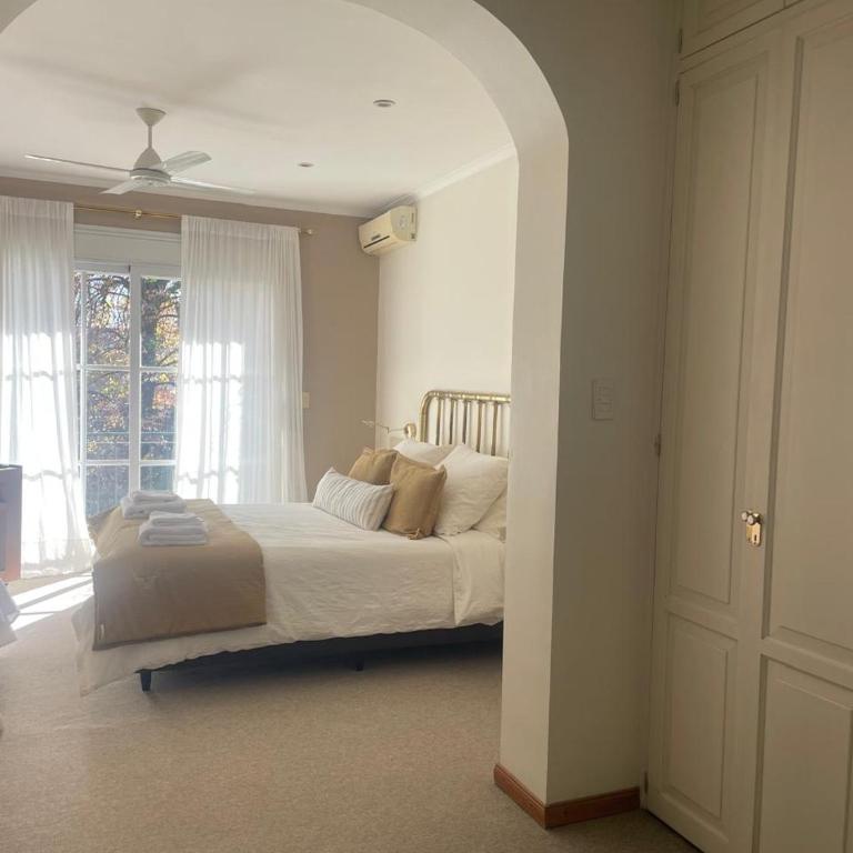 Esplendida casa en Mendoza-Desayuno-Limpieza-Cochera - Casa de 4 dormitorios - 21