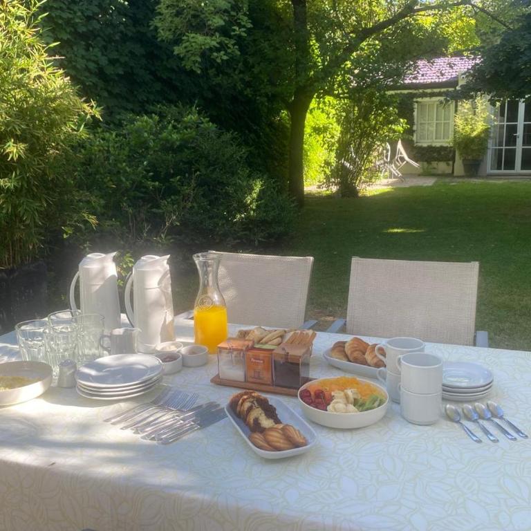 Esplendida casa en Mendoza-Desayuno-Limpieza-Cochera - Casa de 4 dormitorios - 24