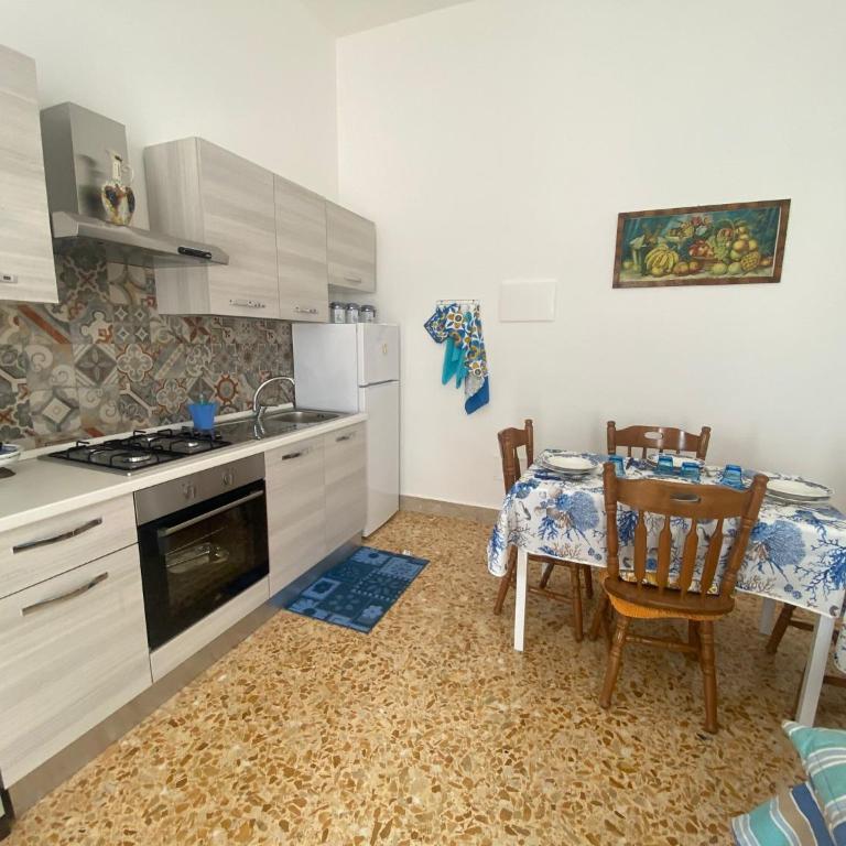 Casa vacanze Famiglia MARE - Appartamento con 1 Camera da Letto - 13